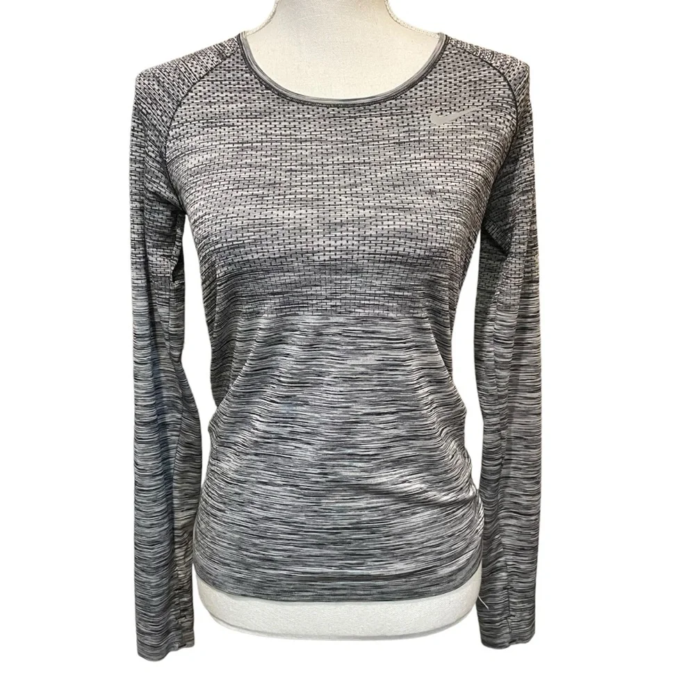Nike Dri-Fit Lightweight Gray Long Sleeved Tech Shirt. Size S.